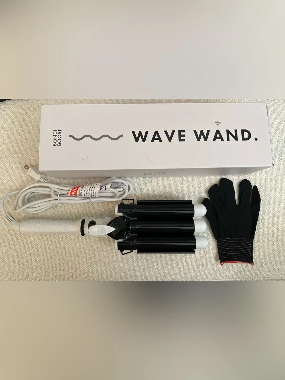 Bondi Boost Wave Wand Triple Barrel Hair Waver - Black & White
